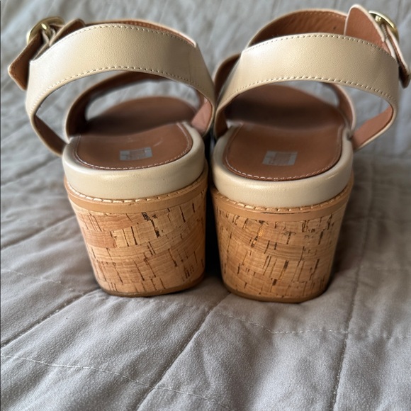 Fitflop Cream Wedge Sandals Like-New - Picture 5 of 8